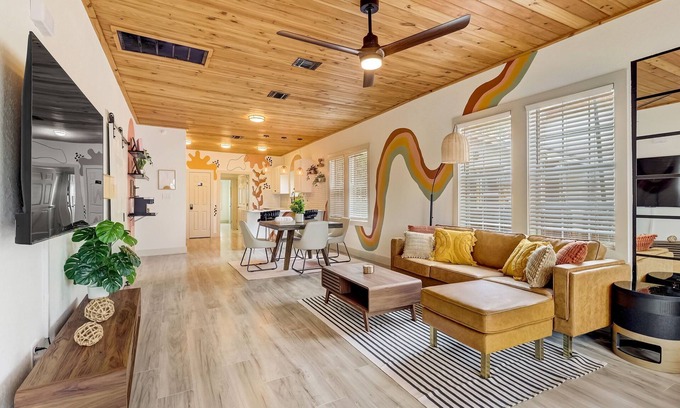 Eastside Promise Neighborhood House | Retro Retreat: Near Frost Center, FT Sam, Riverwalk