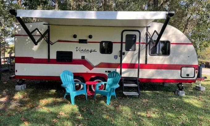 Ocala House | Retro Style Camper. Close to I-75, WEC, Shopping