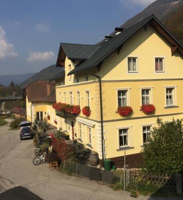 Hollenstein an der Ybbs Hotel | Rettensteinerhof Wirtshaus