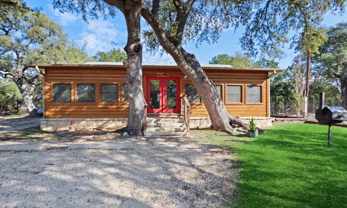 Wimberley House | Reunion Cabin - 2 Bedroom Cabin, Resort Pool, Commercial kitchen
