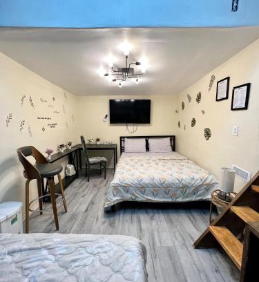 Malton House | Rex-4 Room Near Airport
