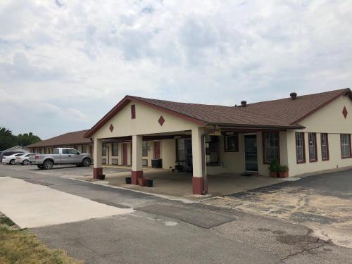 Seminole Hotel | Rexdale Inn
