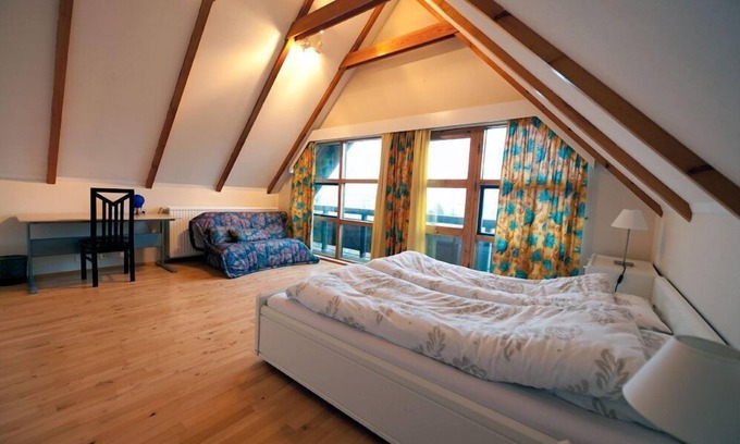 Breidholt House | Reykjavik Peace Center - Guesthouse