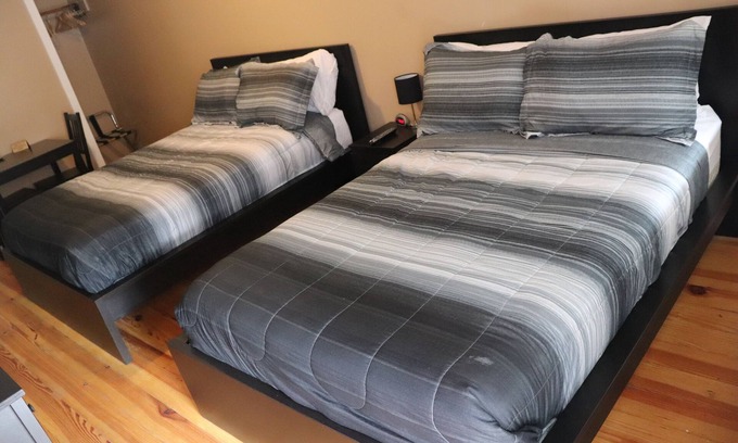Roscoe Apartment | Reynolds House Inn - Motel Strip - Room 10