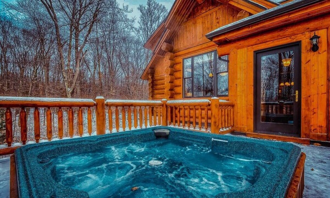 Riviere-Rouge Ski Chalet | Rhuddin - Nature Retreat w/Spa