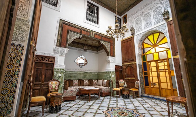 R'habet Zbib House | Riad Ancestral au Cœur de la Médina de Fès Avec Superbe Terrasse Panoramique