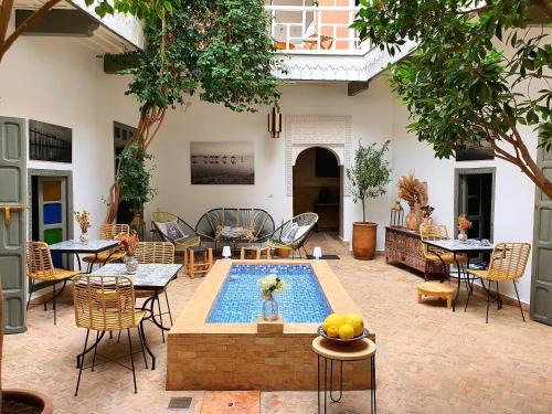 Bab Taghzout House | Riad Dar Zouar & Spa