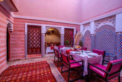 Assouel House | Riad Le Graff Pink group