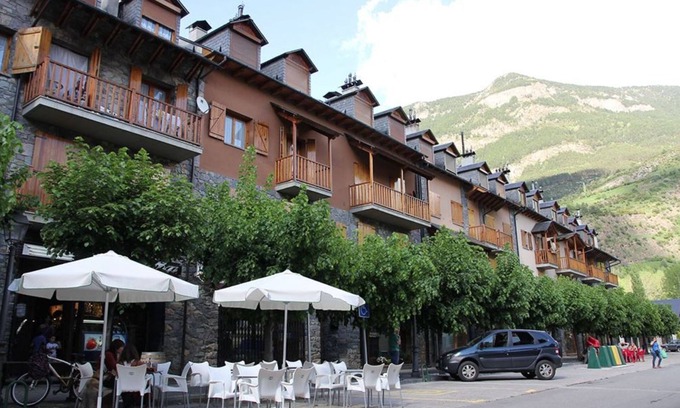 Benasque Apartment | Ribagorza, apartment located in the town of Benasque