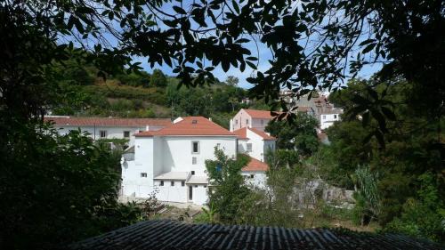 Monserrate Apartment | ribeira dos marinheiros amarelo