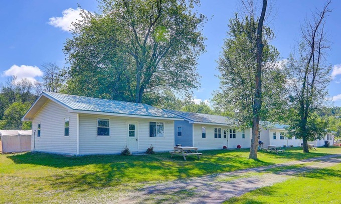 Roseneath Cottage | Rice lake 2 bedrooms waterfront cottage