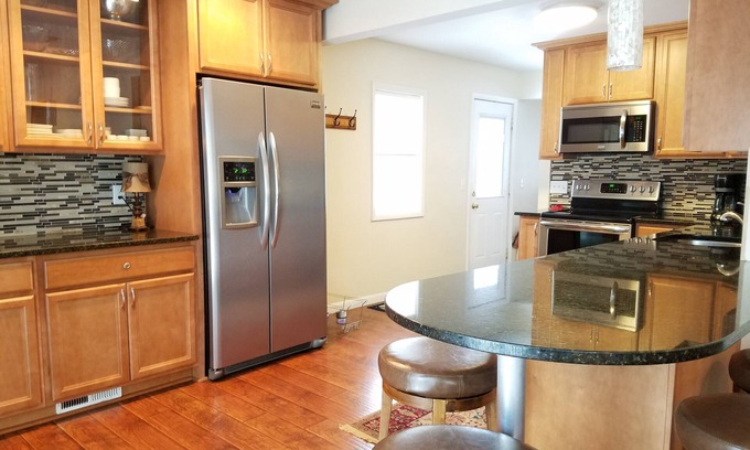 Richfield House | Richfield Charmer - Free WiFi and Close to MSP & Mall of America