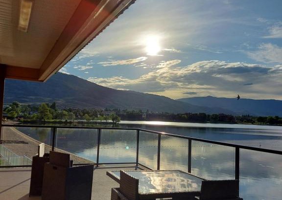 Okanagan-Similkameen Hotel | Richter Pass Beach Resort