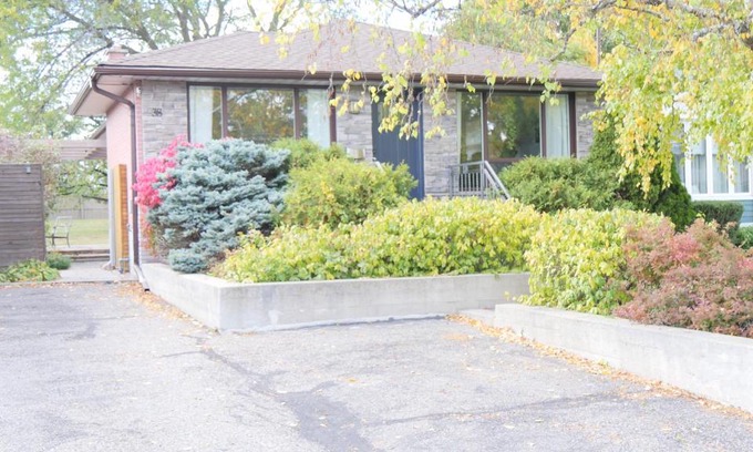 Richview Apartment | Richview Gardens Suite, 3-bdr