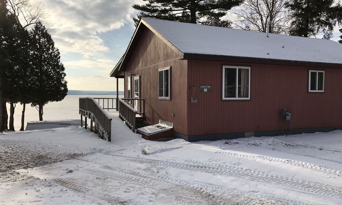 Au Train House | Ride your sled from the front door! Ice fishing! Spacious & Clean with Parking!