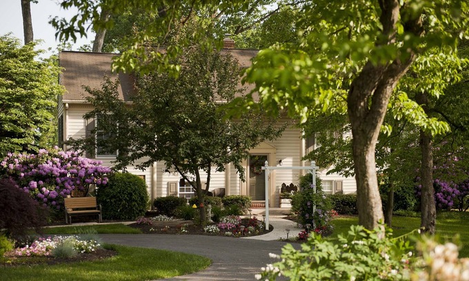 Gordonville House | Ridge Garden-Beautiful House in Amish Country w/ Hockey table,grill & playground