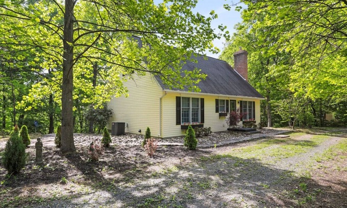 Berkeley Springs House | Ridge Top- Family and Pet friendly