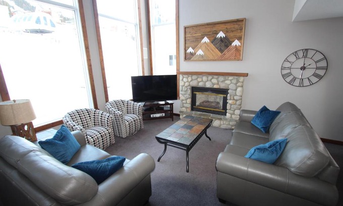 Silver Star Mountain House | Ridge View