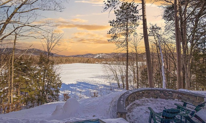 North Conway House | Ridge View Chalet | Incredible Views & Location