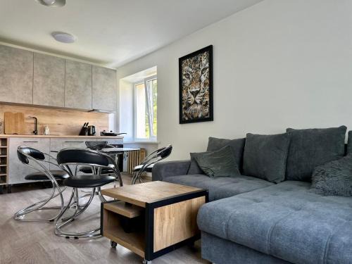 Ciekurkalns Apartment | Riga Mezaparks apartment + private parking