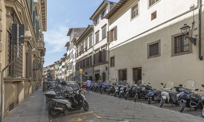 San Lorenzo Apartment | Right in the center of the city in a modern and comfortable environment.