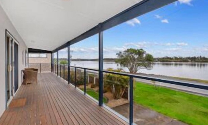 Port Macquarie House | Right on The River - Settlement Point