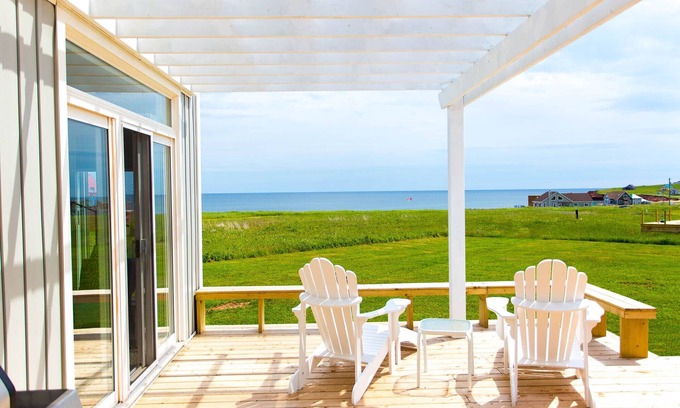Sea View House | Riley Crest - Oceanview, walk to beach, modern, air conditioned - loft