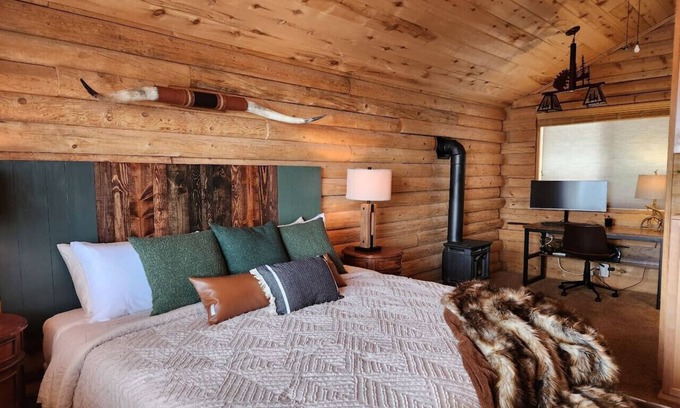 Meadow View Heights Cabin | Rim Overlook Cabin Retreat!