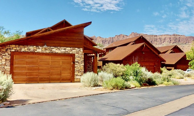 Moab South Valley House | Rim View Retreat #14 | 3 Bed, 3.5 Bath