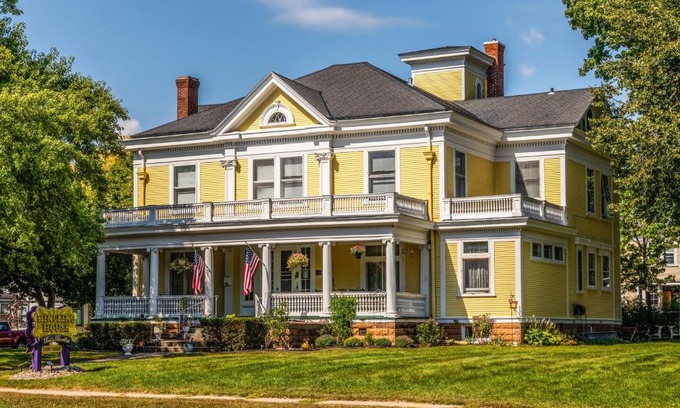Baraboo Bed & Breakfast | Ringling House Bed & Breakfast