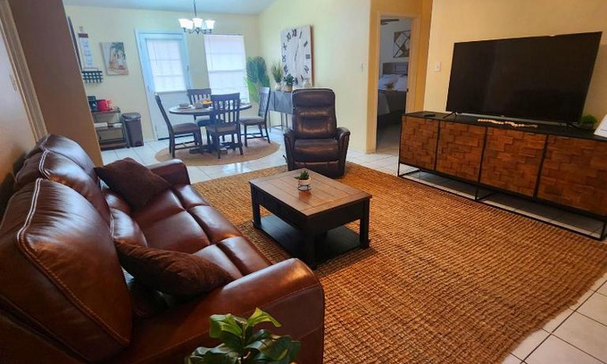 Edinburg Apartment | RINGO'S ROADHOUSE