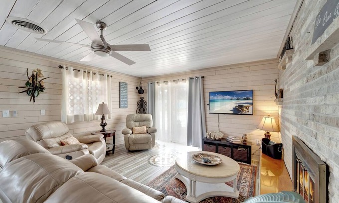 South Venice House | Ripple Inn: Coastal vacation home w/lagoon pool access 1/2 mile to beach ferry