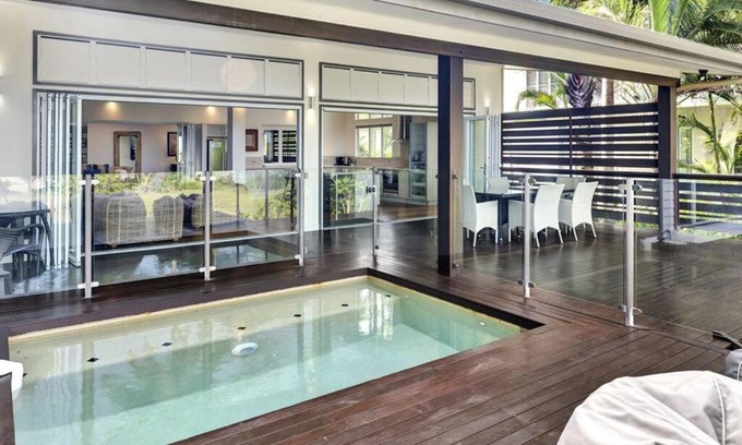 Mission Beach House | Ripples on the Beach - Beachfront Mission Beach
