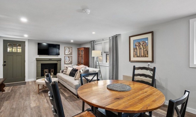Bradford Cabin | Riptide Cottage: Adorable Yr Round Cottage in Bradford
