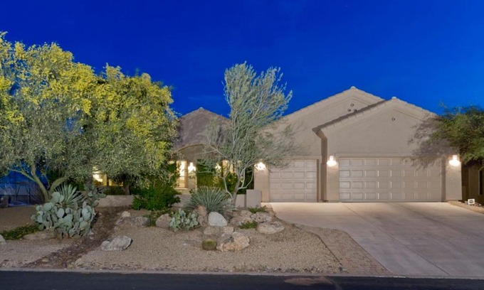 Carefree House | Rise and Shine 3 BR by Casago