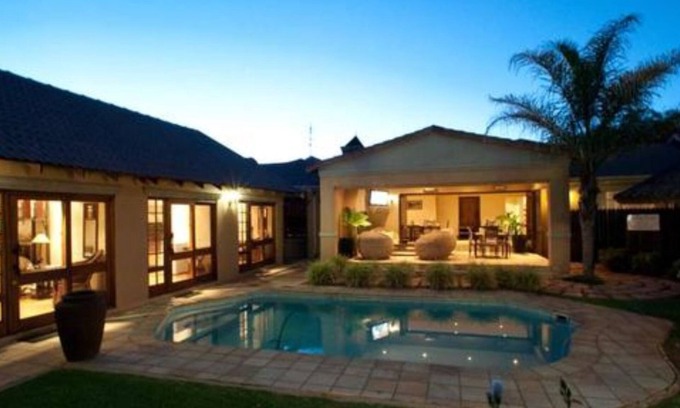 Universitas House | Rise and Shine Lodge