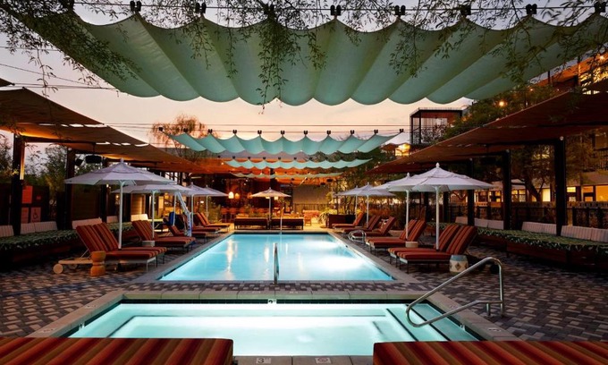 Alhambra Hotel | RISE Uptown