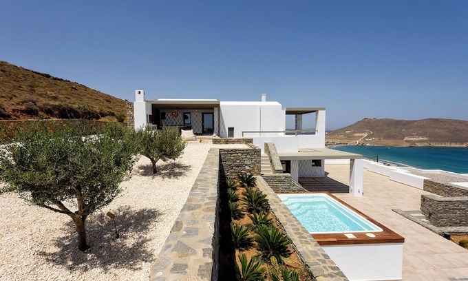 Piso Livadi Villa | Rising Moon sea view villa near the beach!