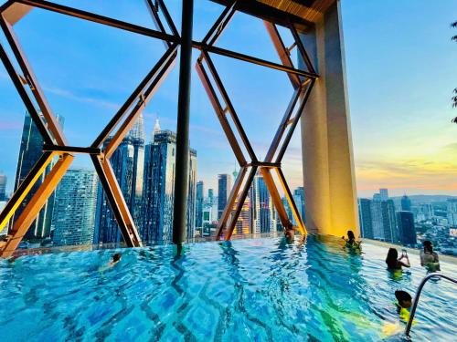 Kuala Lumpur City Centre Apartment | Ritz Residence Suites Scarletz KLCC
