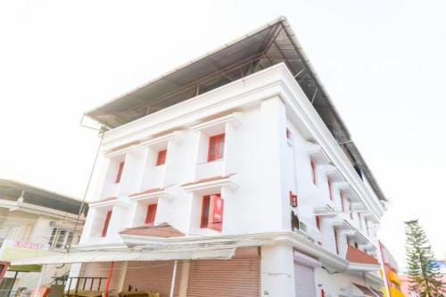 Kaloor Hotel | Ritzy Village Residency