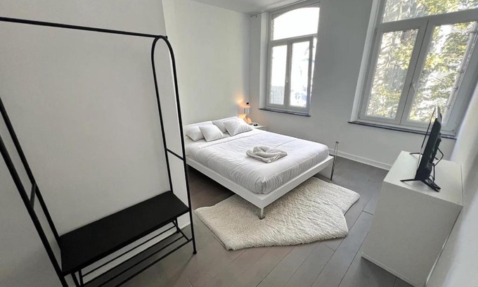 Charleroi Apartment | Rive Gauche K centre - gare - aéroport