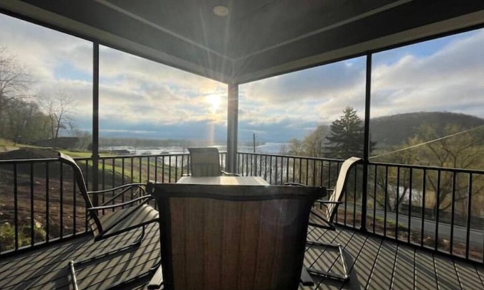 Lansing House | River Bluff Vista overlooking Mississippi River