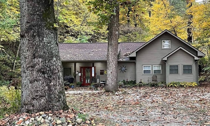 West Lafayette Cottage | River Cottage 15 minutes from Purdue University