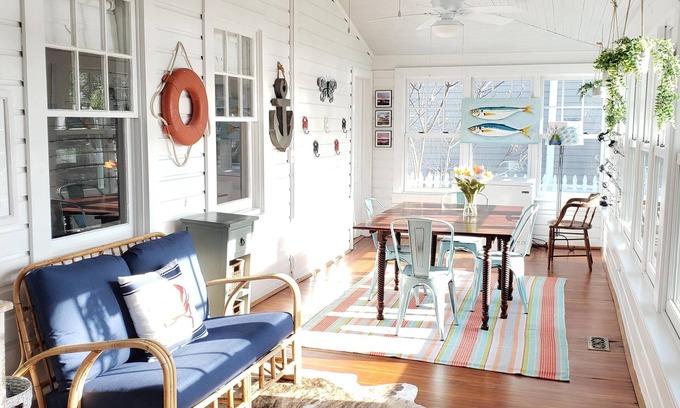 Croom House | River Cottage with Beach and Dock