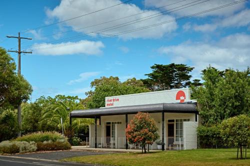 Tarwin Lower Hotel | River Drive Motel