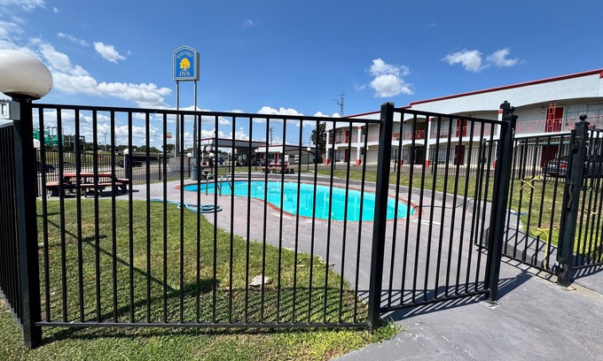 Belton Hotel | River Forest Inn