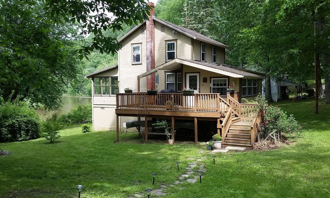 Hopewell Cabin | River-Front Cottage On The Juniata River