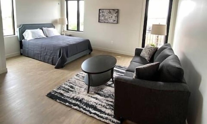 Downtown Apartment | River Front Luxury Furnished Studio Downtown QC