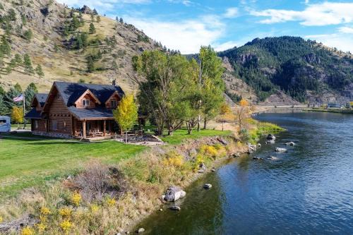Cascade House | River Front Ranch Montana Retreat Fishing Haven