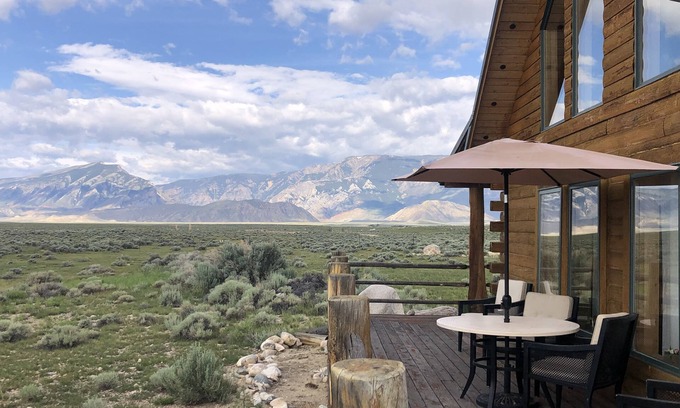Clark House | River Frontage! Beautiful log home sitting on Yellowstone River with 360 views!